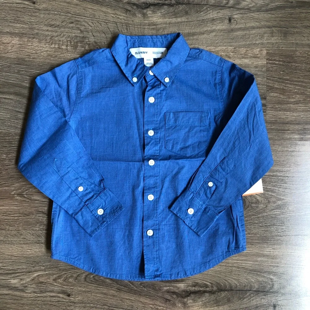 Boys long sleeve shirt.